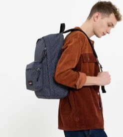 Eastpak OUT OF OFFICE Rugzak, 27 Liter, 13.3 Inch Laptopvak - Refleks Navy 21 Eastpak OUT OF OFFICE Rugzak, 27 Liter, 13.3 Inch Laptopvak - Refleks Navy -Schoolbenodigdheden 1082x1200 2