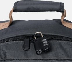 CabinZero Classic 28L Ultra Light Bag Black Sand -Schoolbenodigdheden 1200x1042 2