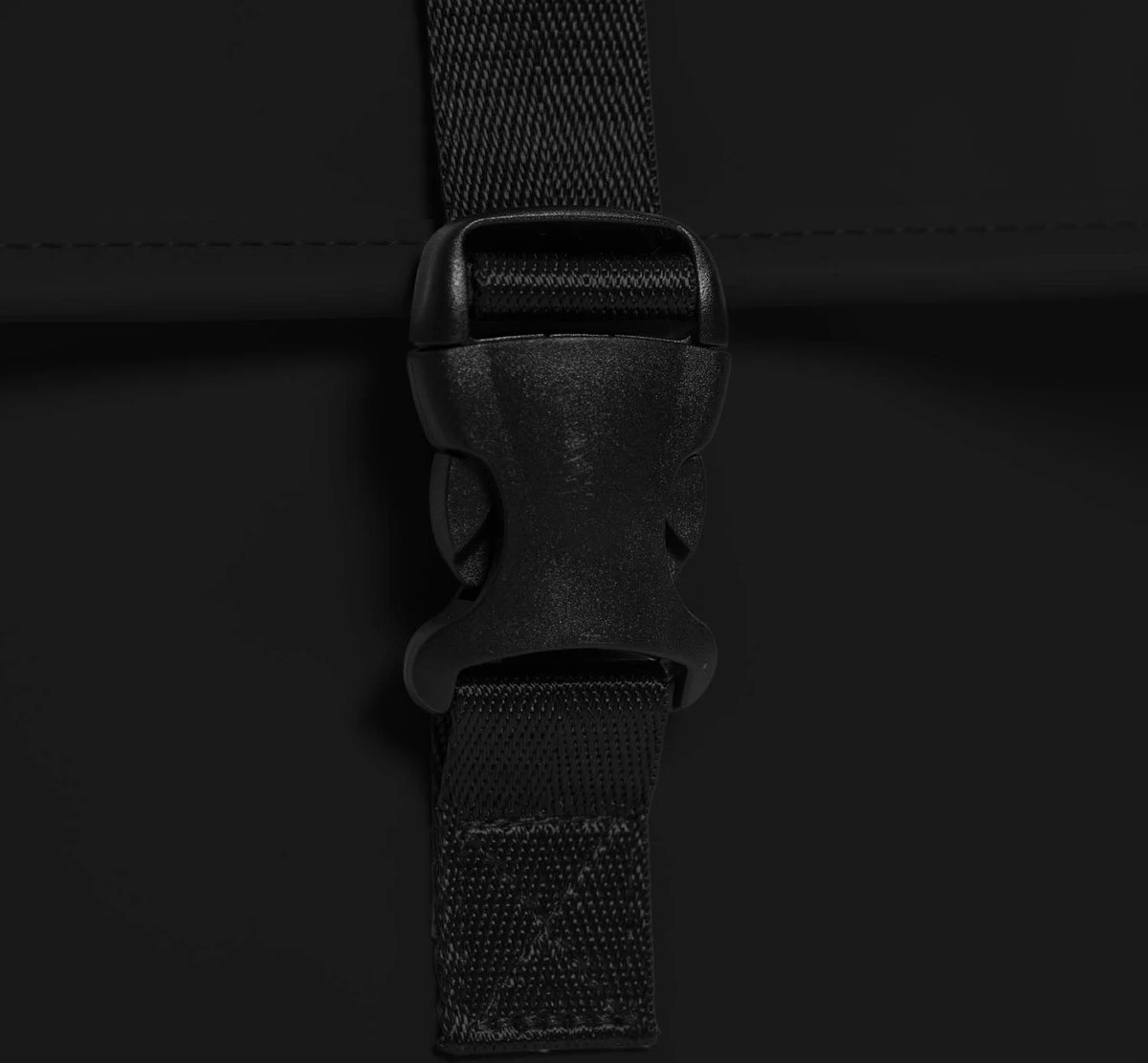 Daniel Ray Pasadena Rugzak Waterproof - 10 Inch Tabletvak - Black 5 Daniel Ray Pasadena Rugzak Waterproof - 10 Inch Tabletvak - Black - Afbeelding 5