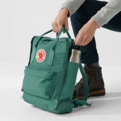 Fjallraven Fjällräven Kånken Unisex Rugzak - Foliage Green 22 Fjallraven Fjällräven Kånken Unisex Rugzak - Foliage Green -Schoolbenodigdheden 1200x1200 1075