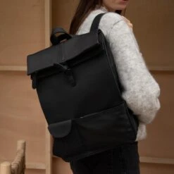 Violet Hamden Essential Bag Dames LaptoptasRugzak Kunststof - Zwart -Schoolbenodigdheden 1200x1200 1095