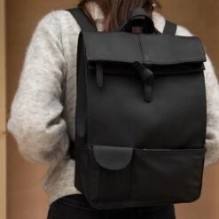 Violet Hamden Essential Bag Dames LaptoptasRugzak Kunststof - Zwart -Schoolbenodigdheden 1200x1200 1105