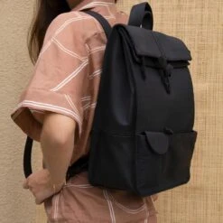 Violet Hamden Essential Bag Dames LaptoptasRugzak Kunststof - Zwart -Schoolbenodigdheden 1200x1200 1107