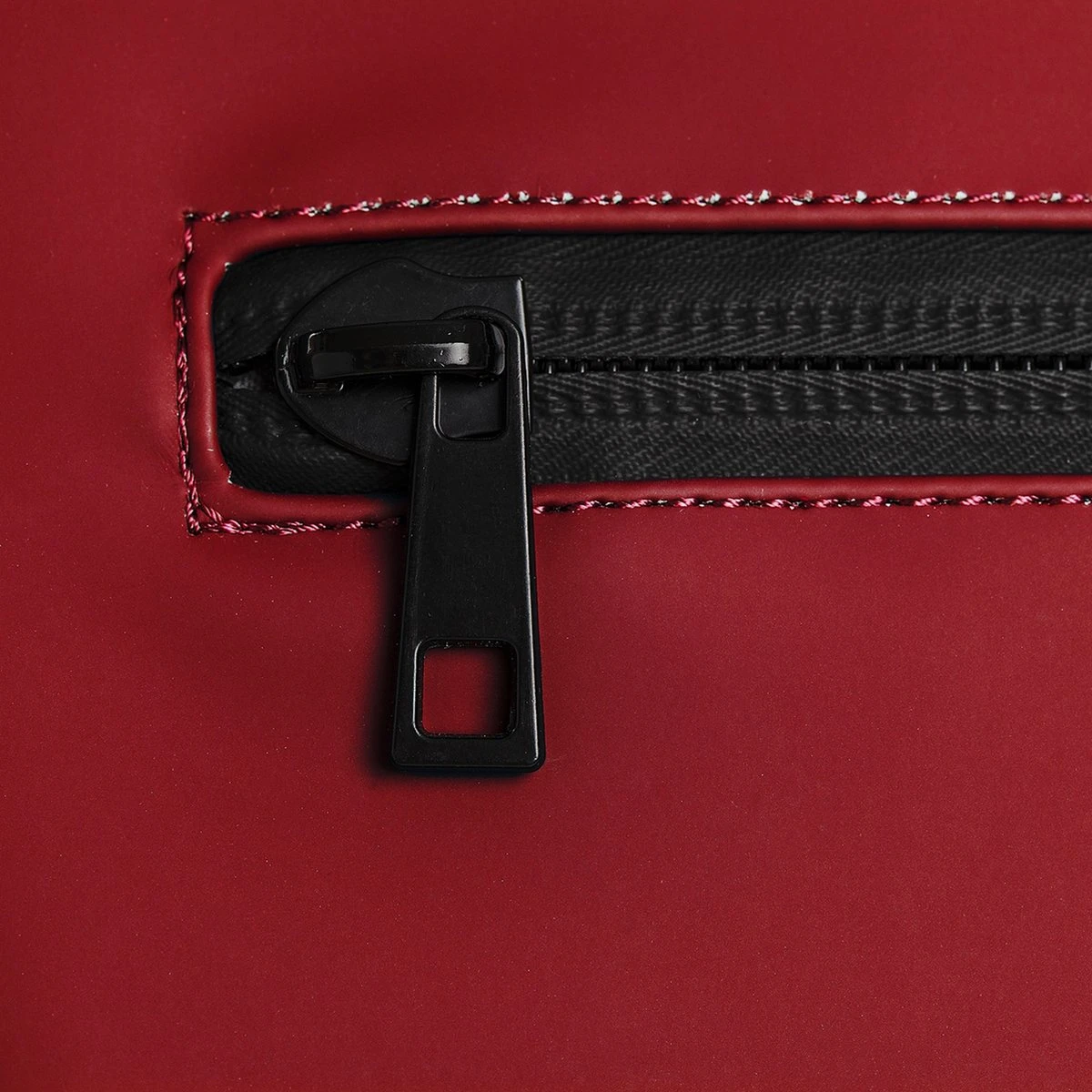 Daniel Ray Highlands Rolltop Laptop Rugzak Waterproof - 15,6 Inch - Rood 4 Daniel Ray Highlands Rolltop Laptop Rugzak Waterproof - 15,6 Inch - Rood - Afbeelding 4