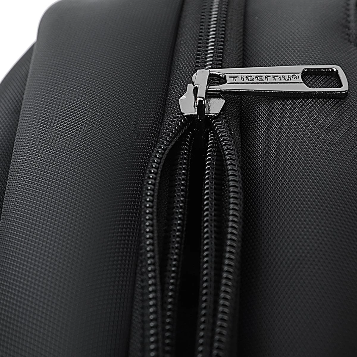 Tigernu Daily Laptop Rugzak 15,6 Inch – Rugtas - Dames En Heren – Spatwaterdicht – Anti Diefstal – 27 Liter - Zwart 14 Tigernu Daily Laptop Rugzak 15,6 Inch – Rugtas - Dames En Heren – Spatwaterdicht – Anti Diefstal – 27 Liter - Zwart - Afbeelding 14