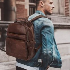 Chesterfield Bags Leren Laptop Rugzak Austin Bruin -Schoolbenodigdheden 1200x1200 416