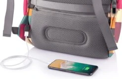 XD Design Bobby Soft Art - Anti-Diefstal Rugzak 16 Liter - Geometric 18 XD Design Bobby Soft Art - Anti-Diefstal Rugzak 16 Liter - Geometric -Schoolbenodigdheden 1200x776 1