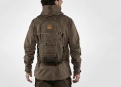 Fjallraven Fjällräven Lappland Hike 15 Liter - Dark Olive 6 Fjallraven Fjällräven Lappland Hike 15 Liter - Dark Olive -Schoolbenodigdheden 1200x867