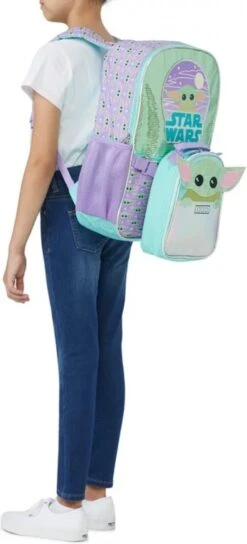 Disney Star Wars - Baby Yoda - Rugtas - Rugzak - Backpack - Paars - Groen - The Mandalorian - Inclusief Lunchtas - Afneembaar - Tweedelig - Glitter - Glamour - Pailletten - Eyecatcher - Back To School - Kinderen - Meisjes - Cadeau -Schoolbenodigdheden 545x1200 1