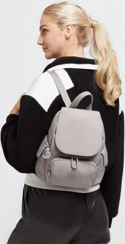 Kipling CITY PACK MINI Rugzak, 9 Liter - Grey Gris -Schoolbenodigdheden 617x1200 1