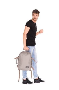 CabinZero Classic 28L Ultra Light Bag Georgian Khaki 23 CabinZero Classic 28L Ultra Light Bag Georgian Khaki -Schoolbenodigdheden 796x1200 14