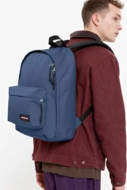 Eastpak OUT OF OFFICE Rugzak, 27 Liter, 13.3 Inch Laptopvak - Powder Pilot -Schoolbenodigdheden 798x1200 6