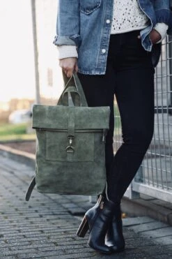 Beocca - Leren Rugzak Cleo Groen - 14" Laptoptas -Schoolbenodigdheden 800x1200