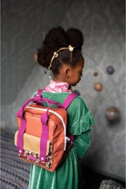 Sticky Lemon Backpack Small | Rugzak - Rugtas | A Journey Of Tales | Golden, Jeronicus Brown -Schoolbenodigdheden 801x1200 36