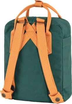 Fjallraven Fjällräven Kånken Mini Unisex Rugzak - Arctic Green-Spicy Orange 13 Fjallraven Fjällräven Kånken Mini Unisex Rugzak - Arctic Green-Spicy Orange -Schoolbenodigdheden 834x1200 11