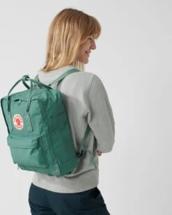 Fjallraven Fjällräven Kånken Unisex Rugzak - Foliage Green 20 Fjallraven Fjällräven Kånken Unisex Rugzak - Foliage Green -Schoolbenodigdheden 959x1200 5